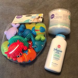 10 squirt bath toys, 300 cotton swabs and powder